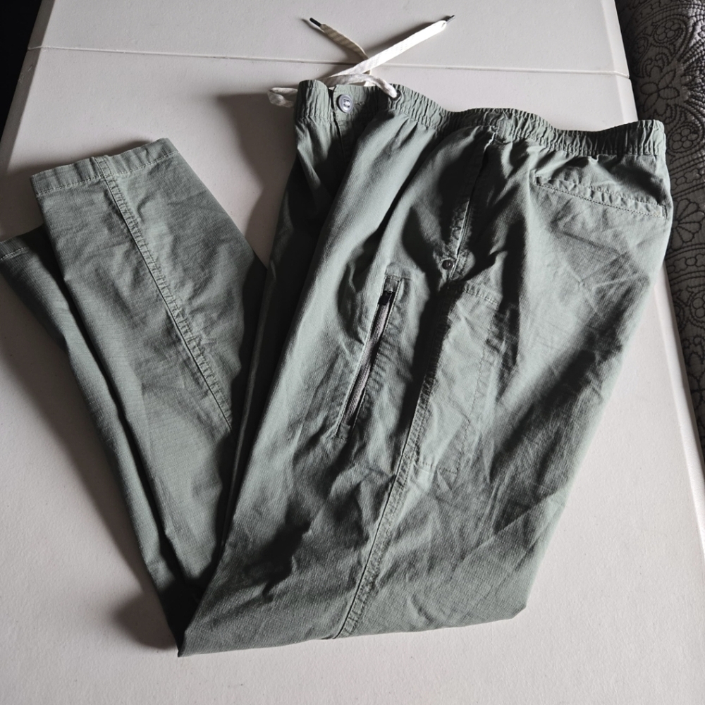 Vuori Mens Ripstop Pant Size Large Dark Oregano Color